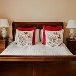 Abbeyview House And Glamping Frühstückspension