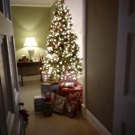 Abbeyview House And Glamping לינה וארוחת בוקר 4*