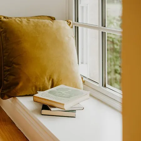 Abbeyview House And Glamping 4*