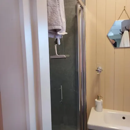 Abbeyview House And Glamping Bed & Breakfast 4*