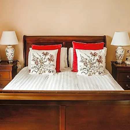 Abbeyview House And Glamping