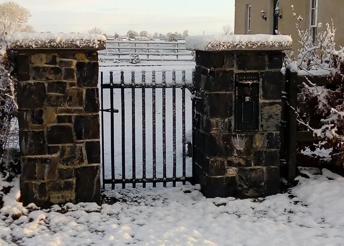 Oda ve Kahvaltı Abbeyview House And Glamping 4*