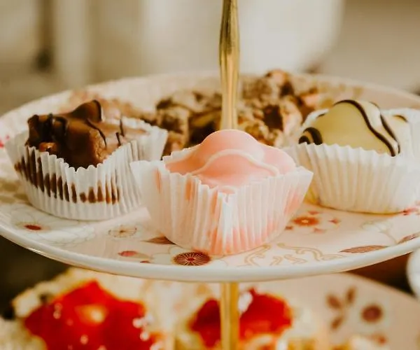 Bed & Breakfast Abbeyview House And Glamping 4*