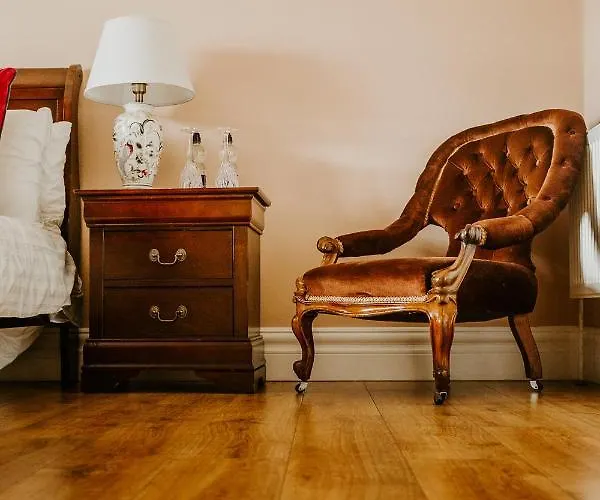 Abbeyview House And Glamping Bed & Breakfast