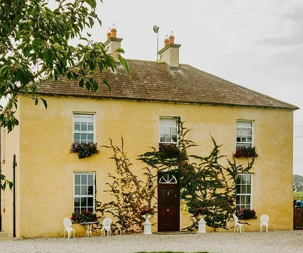 Abbeyview House And Glamping Bed & Breakfast