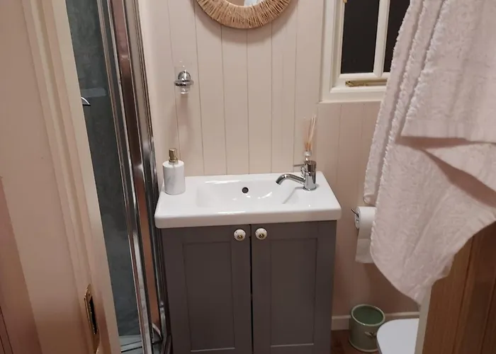 Abbeyview House And Glamping Bed & Breakfast