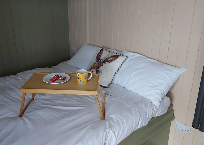 Abbeyview House And Glamping 4*